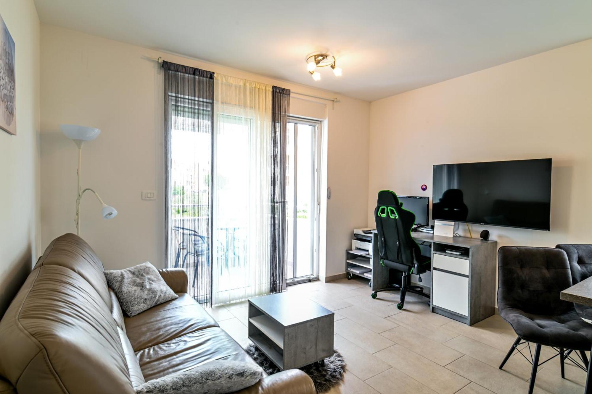 אומאג Apartment Uma מראה חיצוני תמונה