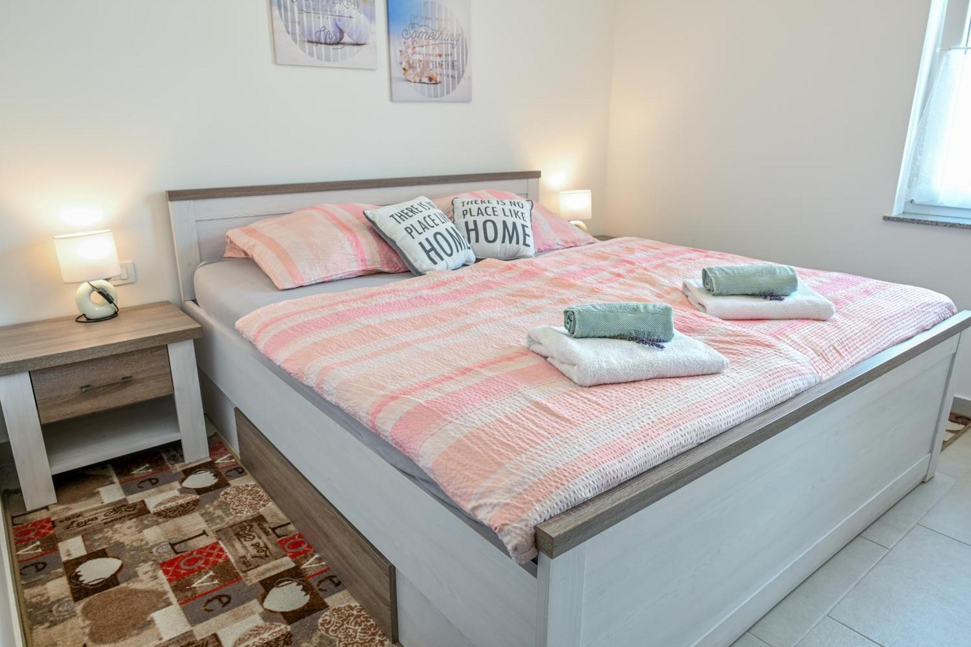 אומאג Apartment Uma מראה חיצוני תמונה